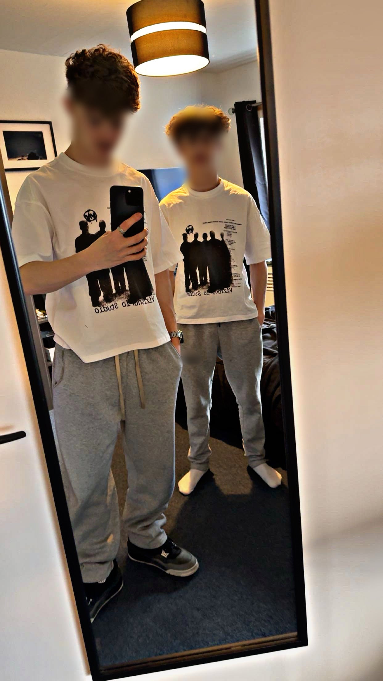 Ánonymous Grunge Silhouette Graphic Boxy Tee